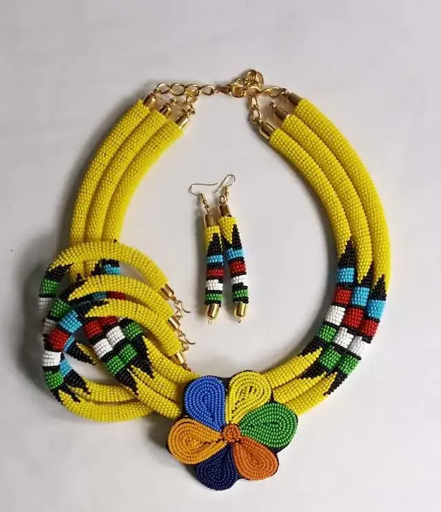 Maasai Bead Set, Flower Pendant