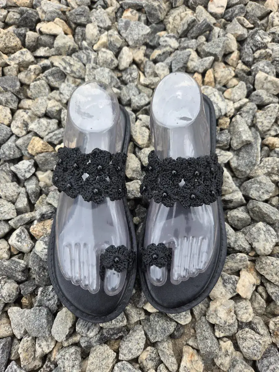 Garland Crochet Slides - Beaded Flower Slippers